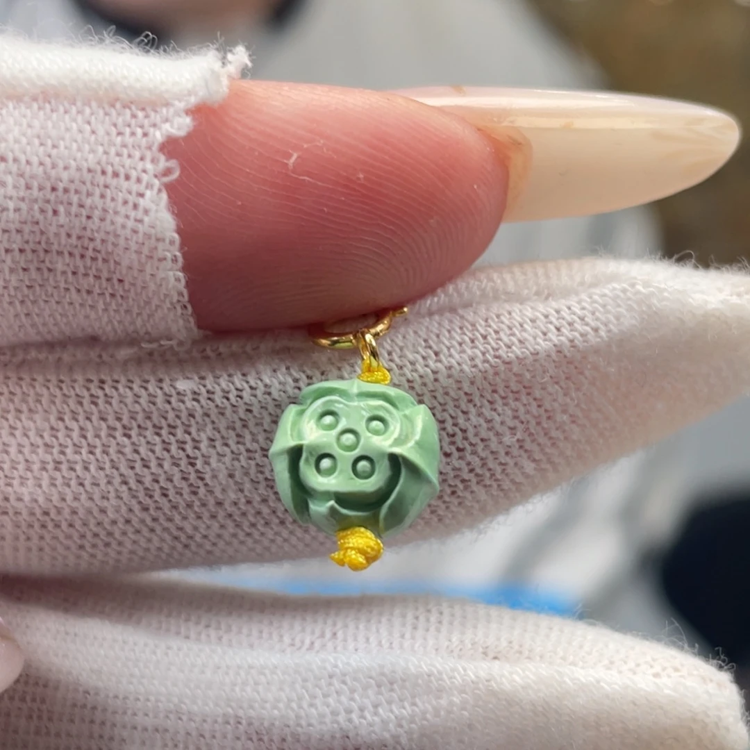 绿松石未镶嵌挂件