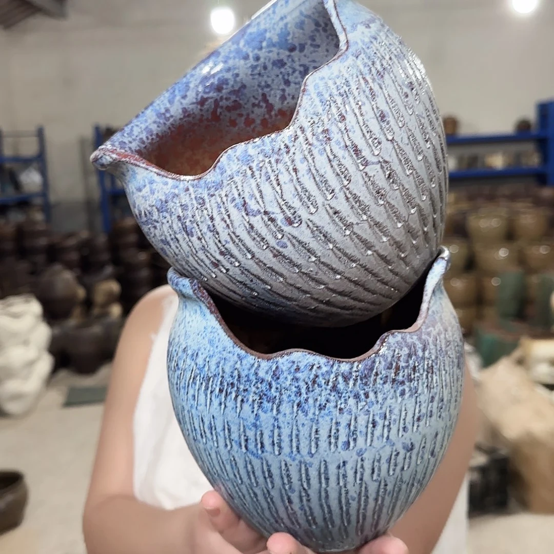 花盆紫砂高15口15。微瑕