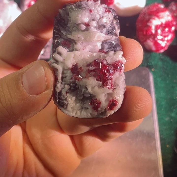 天然辰砂原石首饰