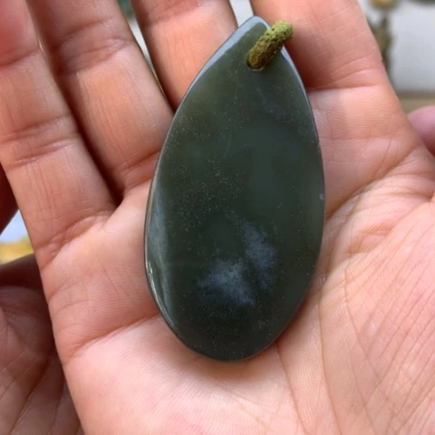 【闪购商品】未镶嵌透闪石质玉挂件