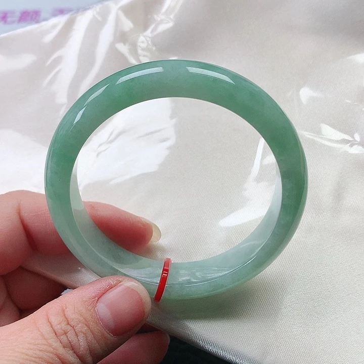 翡翠手镯未镶嵌翡翠050