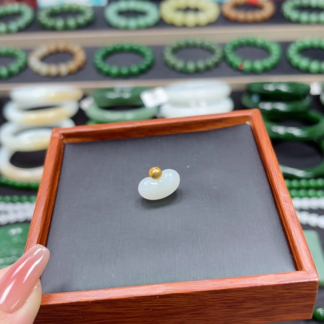 和田玉18K金镶嵌吊坠(不含链)