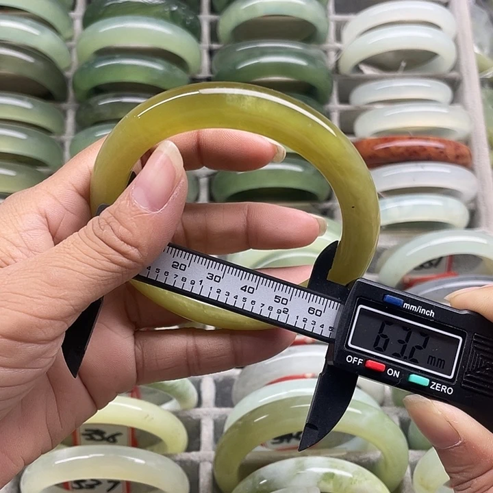 蛇纹石玉未镶嵌手镯338