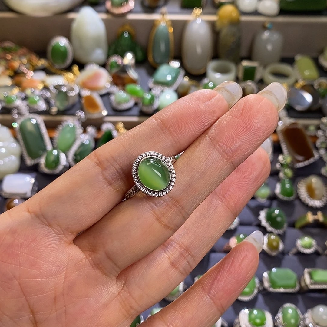 和田玉银S925镶嵌挂件幸****样