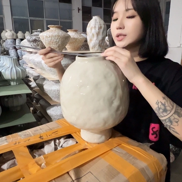 景德镇陶瓷花瓶微瑕介意勿拍