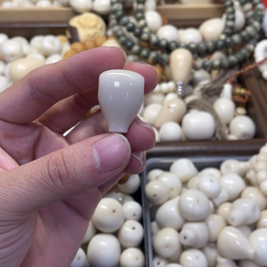 M***i吊坠菩提根/象牙果