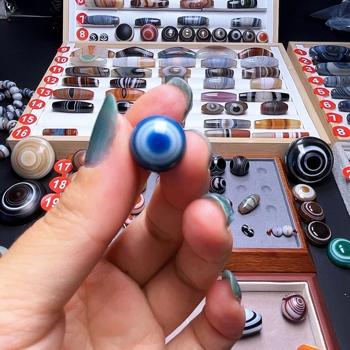 偃***装玛瑙/玉髓未镶嵌颈饰