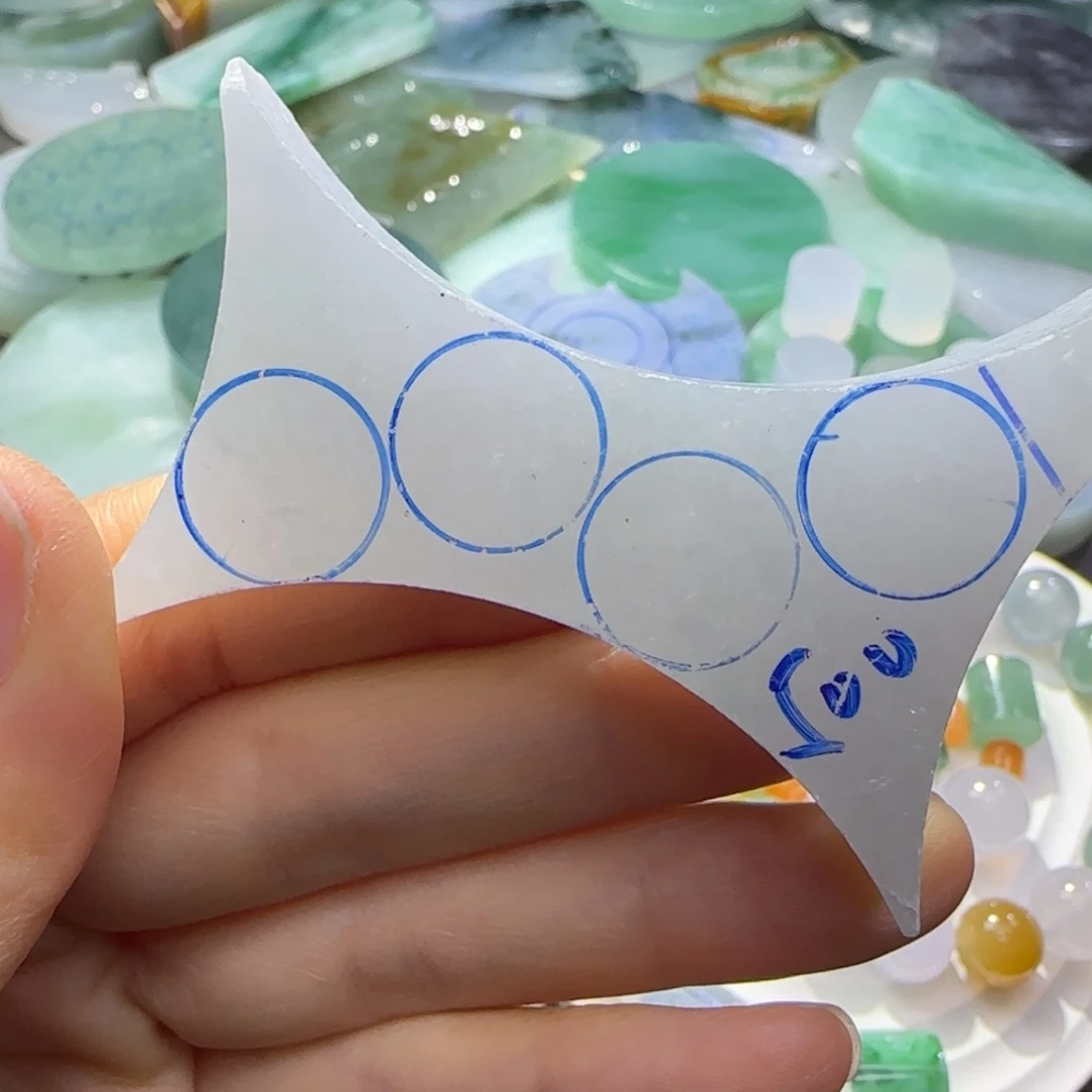 定制翡翠未镶嵌翡翠