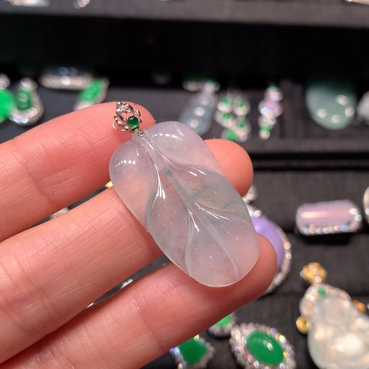 【闪购商品】颈饰18K金镶嵌翡翠翡翠