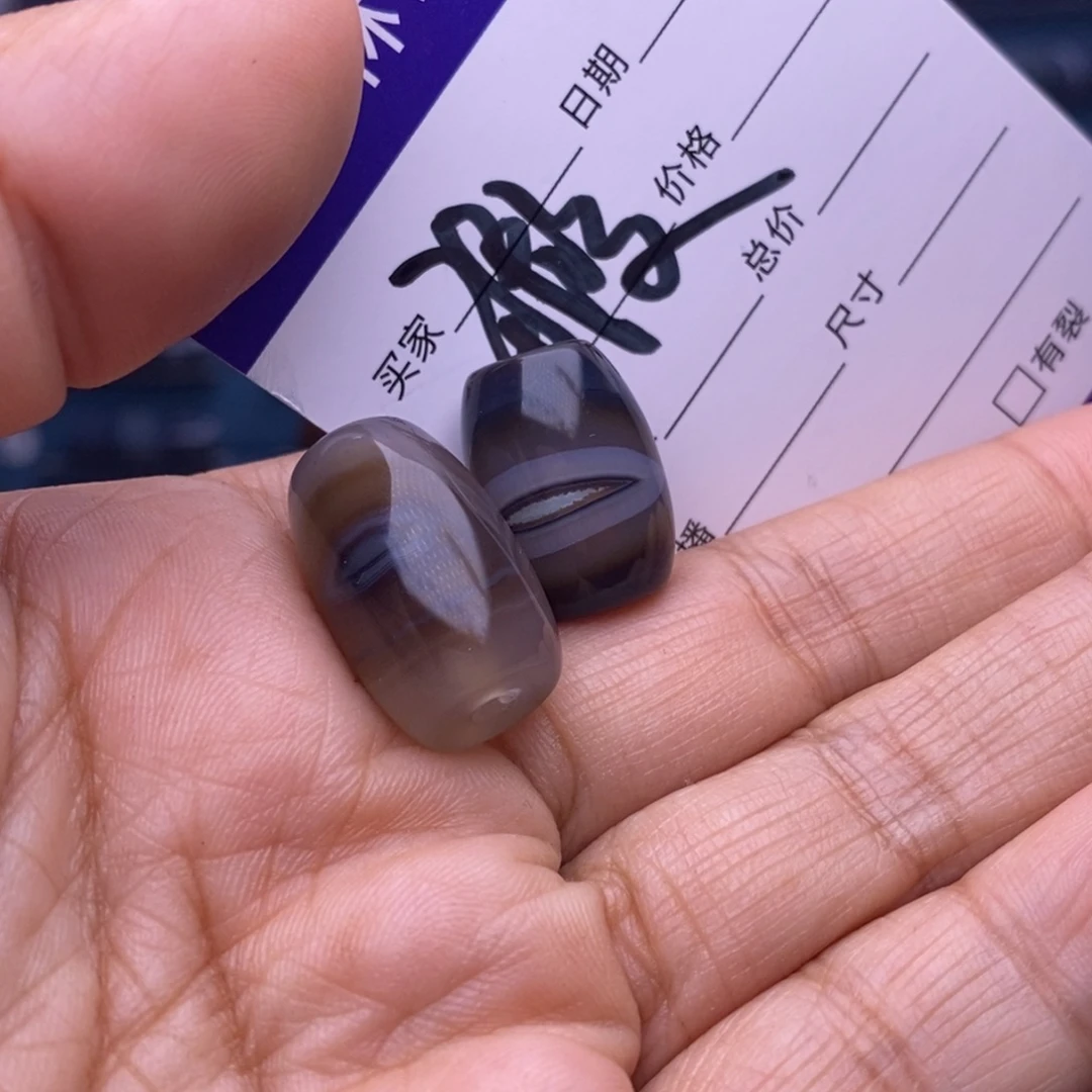 M***.玛瑙/玉髓未镶嵌颈饰