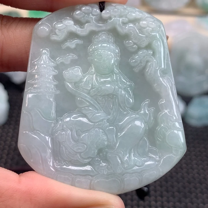 颈饰未镶嵌翡翠大势至菩萨