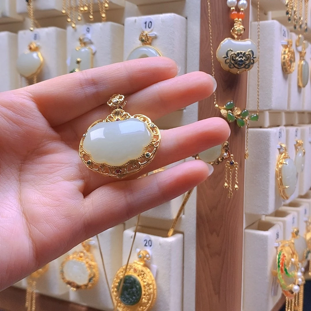 颈饰银S925镶嵌和田玉