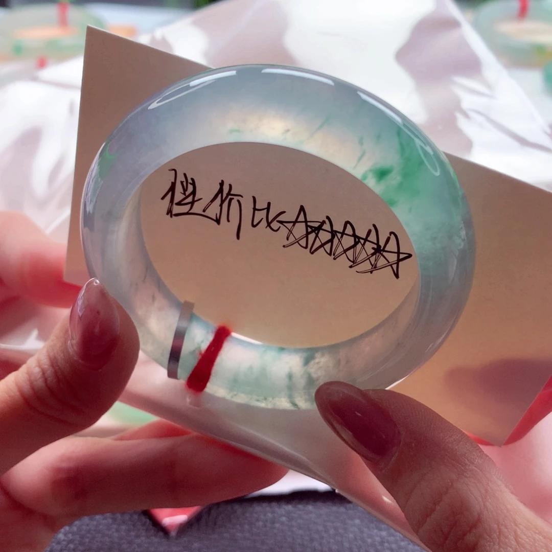 翡翠未镶嵌手镯（贵妃镯）54.5贵妃 高冰透起钢光冰飘 灵