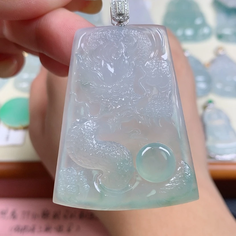 【闪购商品】翡翠18K金镶嵌颈饰龙牌