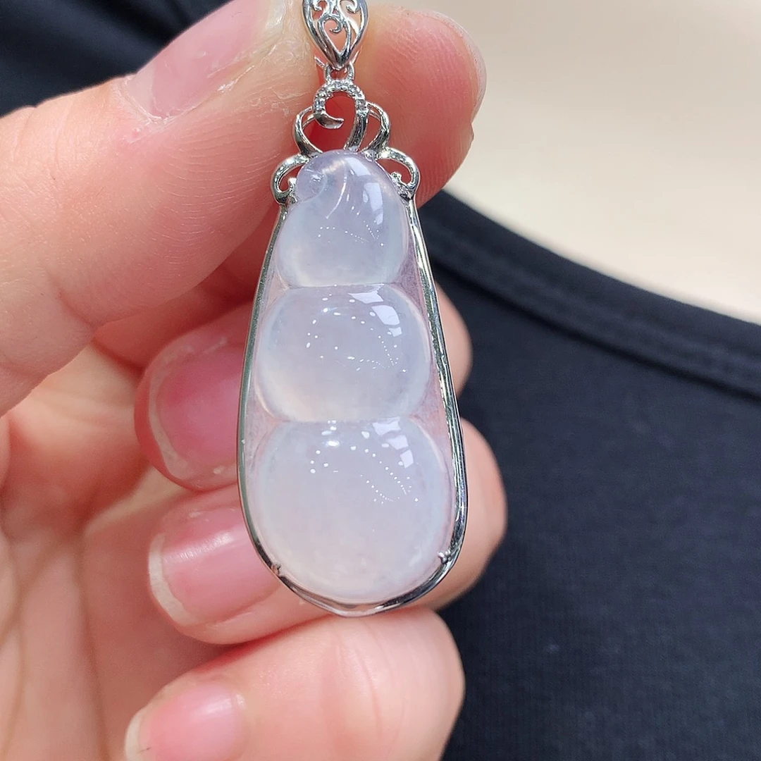 翡翠颈饰18K金镶嵌福豆