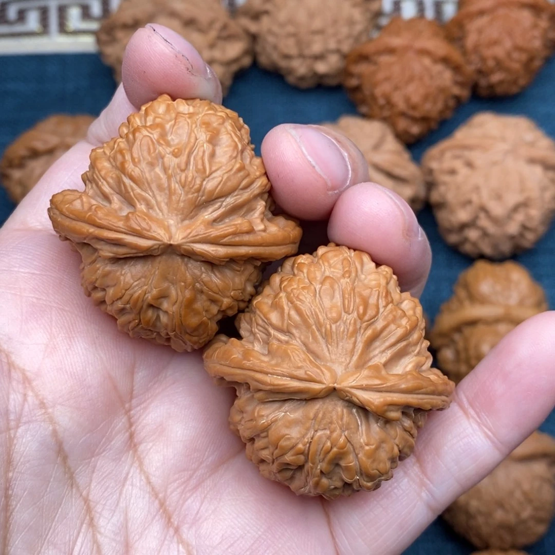 文玩核桃把件39红皮球白全品