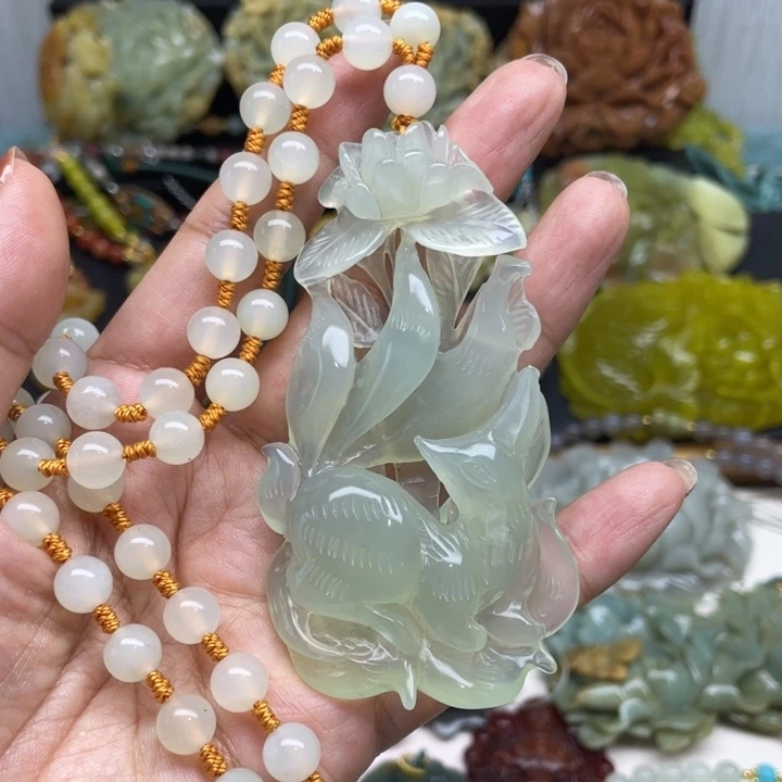 蛇纹石玉未镶嵌颈饰