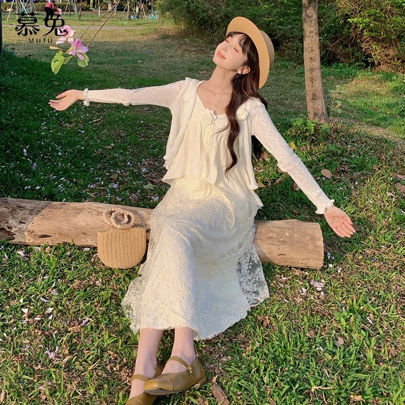 慕兔法式荷叶边蕾丝吊带裙女2025夏新款温柔连衣裙