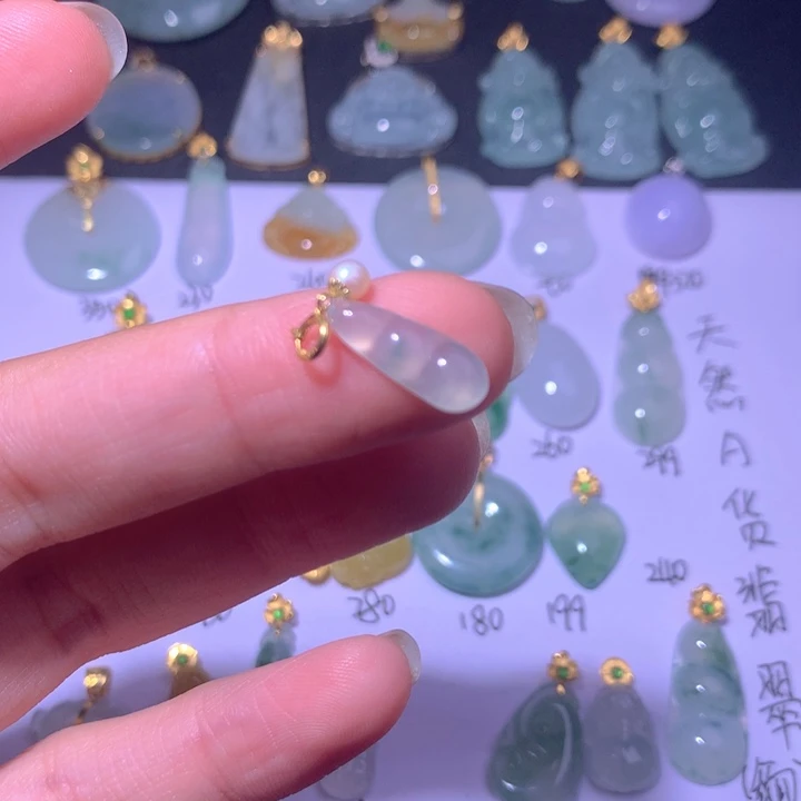 翡翠18K金镶嵌颈饰廖*翡翠