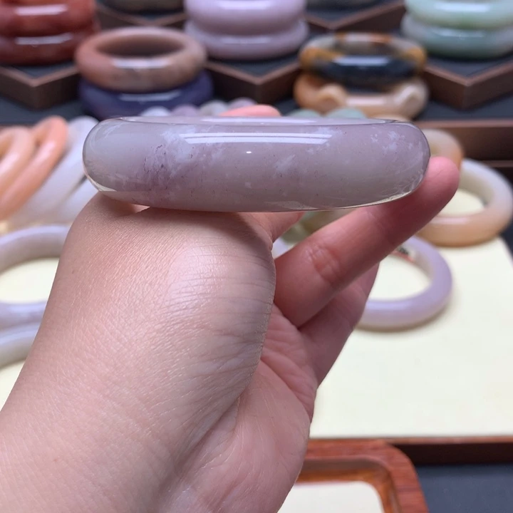 石英质玉（非洲翠）手镯合金星*星