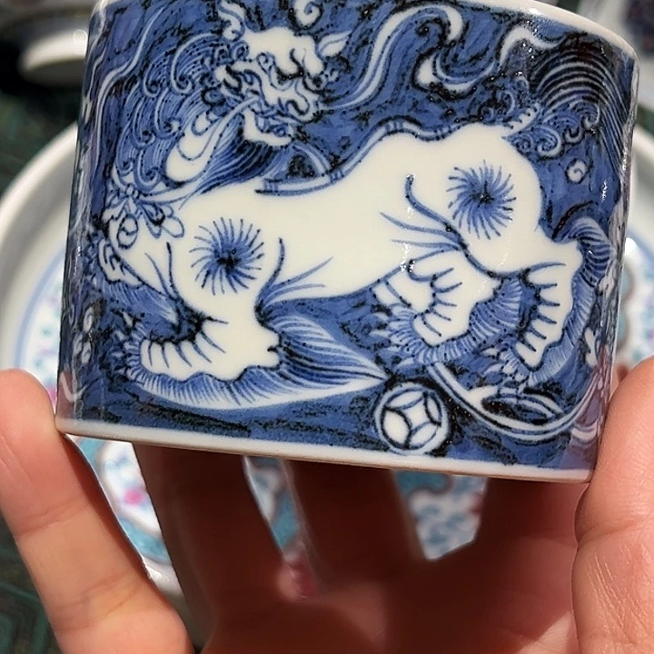 元青拙手狮子绣球直口杯