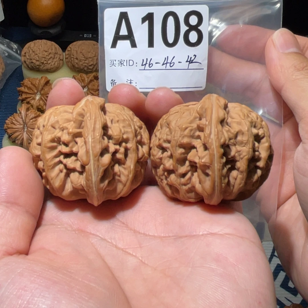 文玩核桃把件红锦鲤