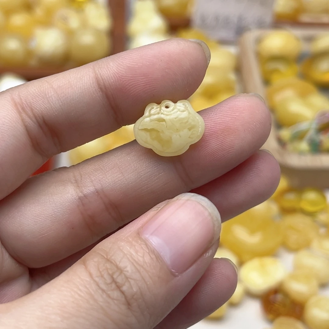 裸石蜜蜡未镶嵌配饰