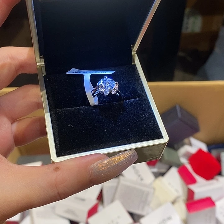 *****中古香水沐浴露持久留香