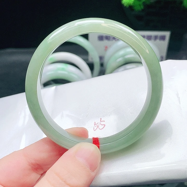 翡翠未镶嵌手镯93