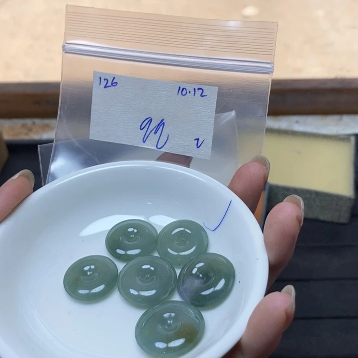 牛***叔定制翡翠未镶嵌不退