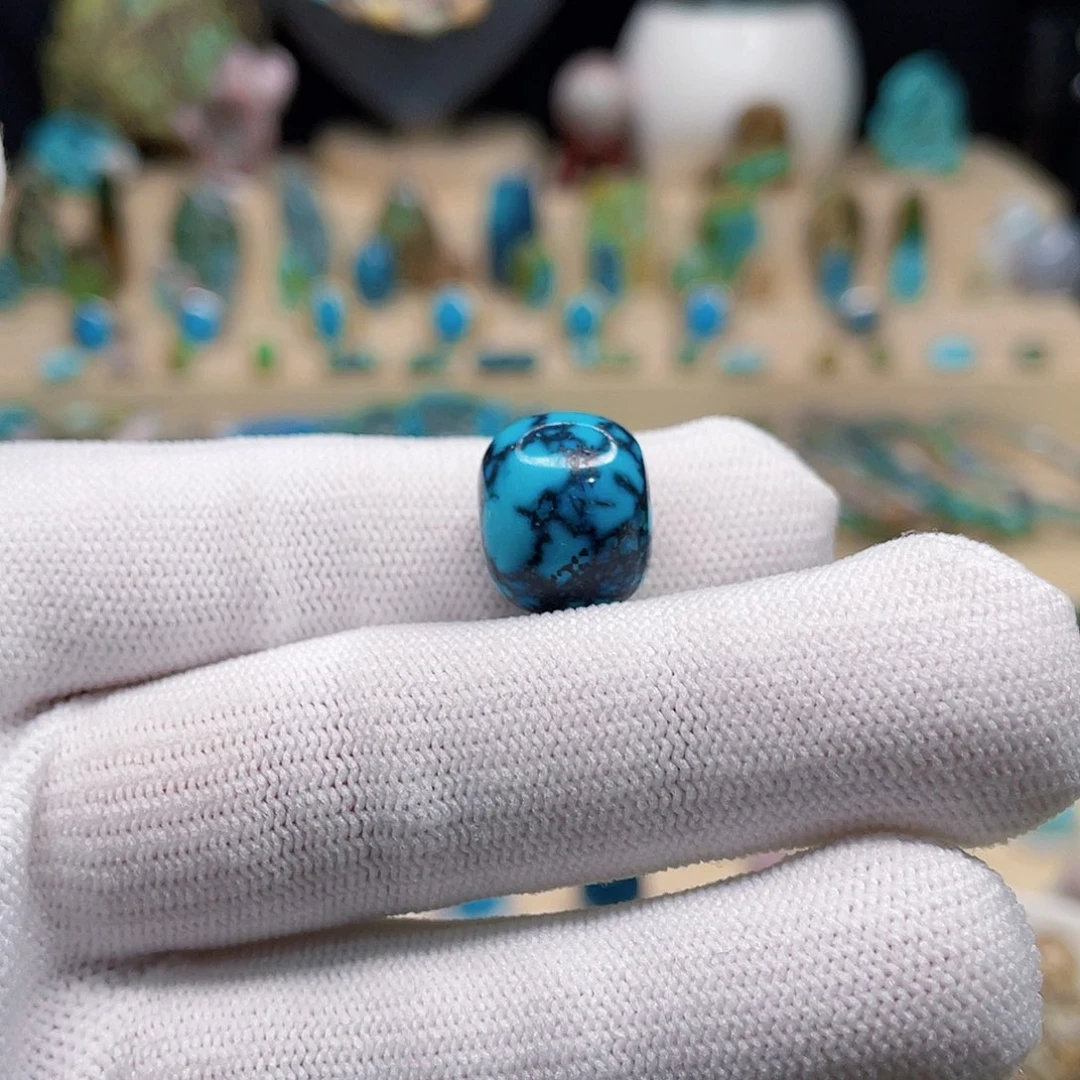 绿松石未镶嵌颈饰