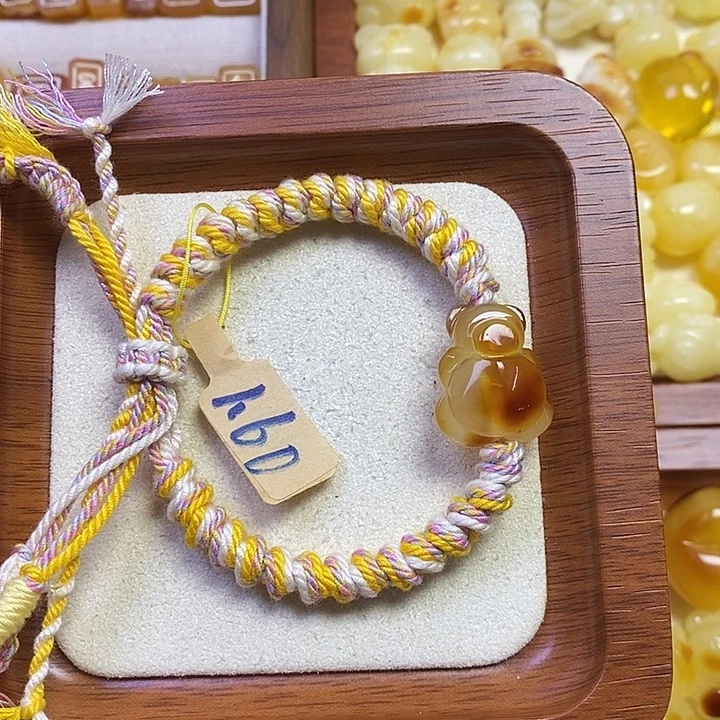 橄榄核吊坠抱抱熊手串