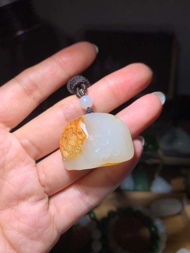 和田玉龙凤呈祥 独籽苏工雕刻 精美挂件