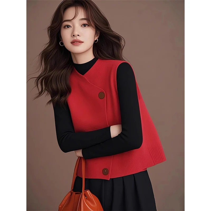 本命年新年衣服新中式红色盘扣针织马甲叠穿内搭高级感上衣女春季