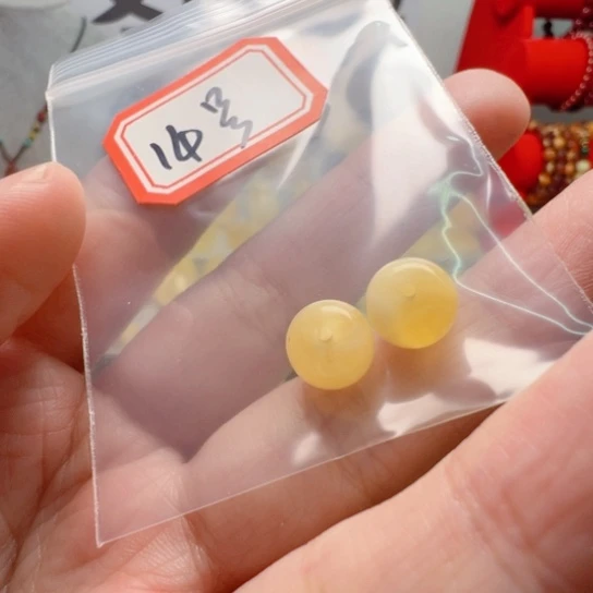 琥珀裸石未镶嵌14号，2颗8.2m m