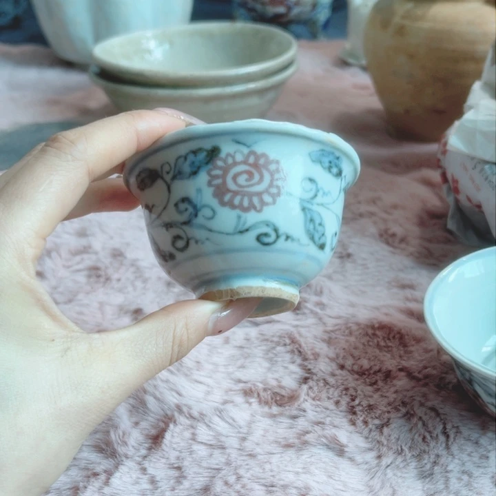 瓷片青花釉里红主人杯子一件