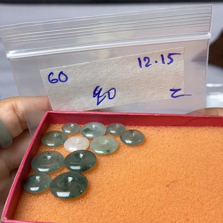 定制翡翠未镶嵌不退