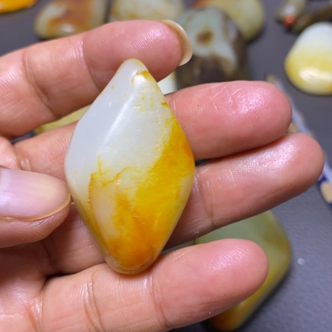 未镶嵌和田玉挂件