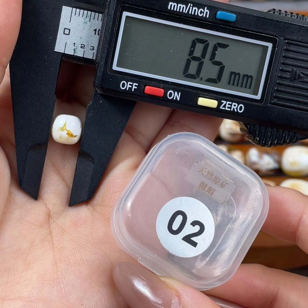 琥珀未镶嵌珠宝奇石琥珀蜜蜡微瑕有坑