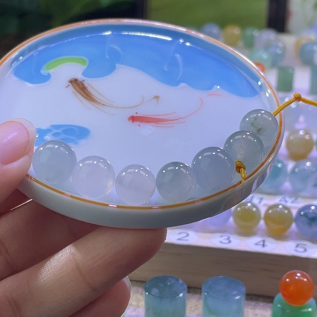 散珠翡翠展示勿拍缅甸翡翠a货卡9-10冰珠发其一