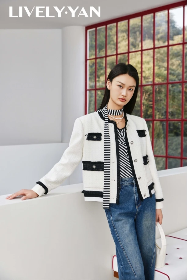 LIVELY YAN 俪妍LY42302 白色小香外套