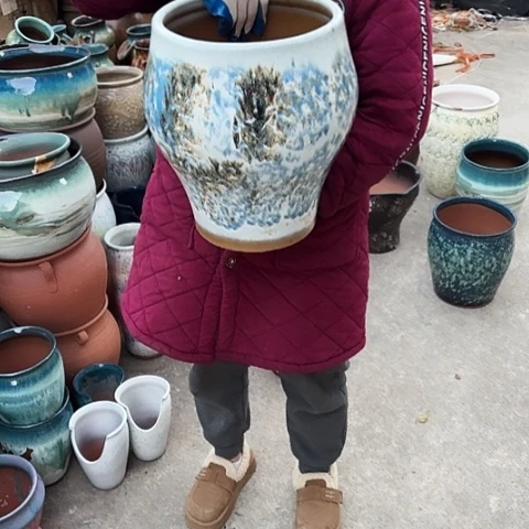 口24高32瑕疵盆子。