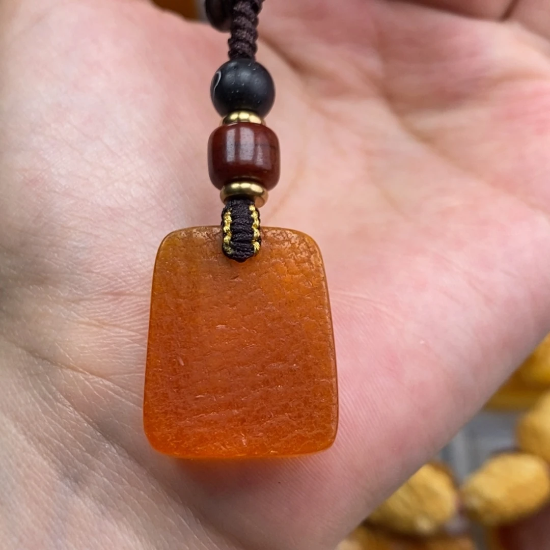 琥珀吊坠(赠链)未镶嵌