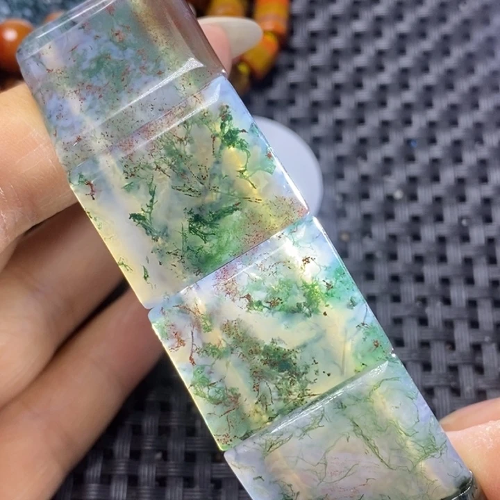 未镶嵌颈饰玛瑙/玉髓娟****）