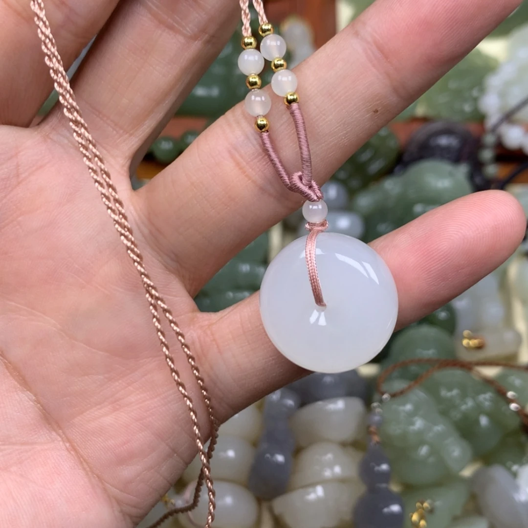 【闪购商品】颈饰未镶嵌和田玉