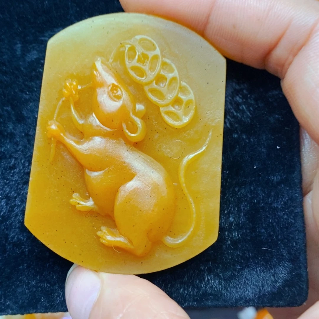 未镶嵌石英质玉（黄龙玉）项链