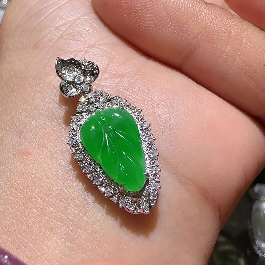 【闪购商品】颈饰18K金镶嵌翡翠兜*天然