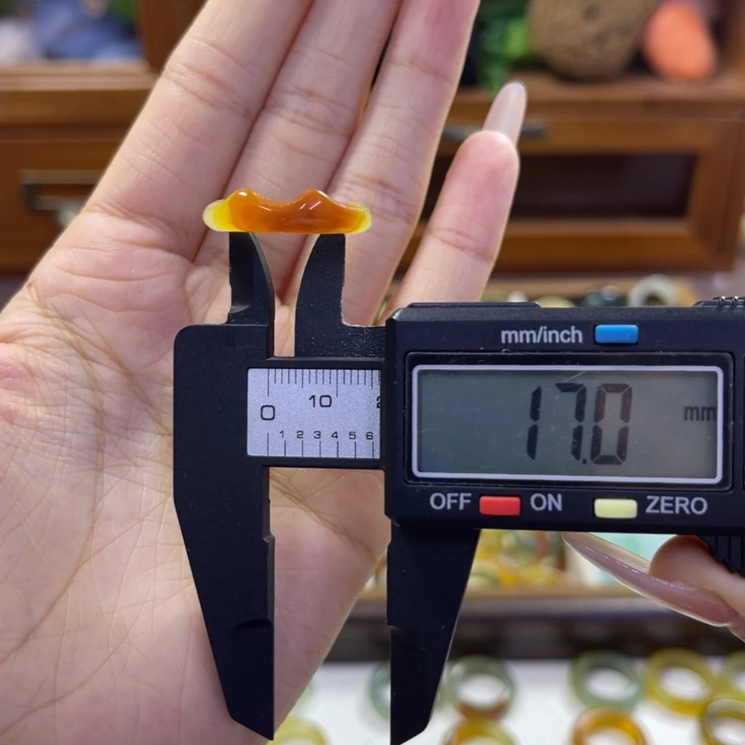 蛇纹石玉未镶嵌手镯8