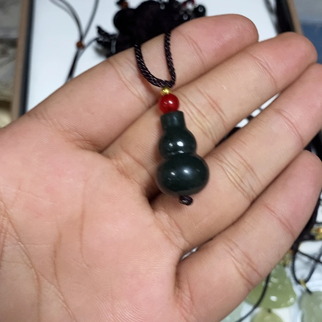 新疆黑油青葫芦吊坠