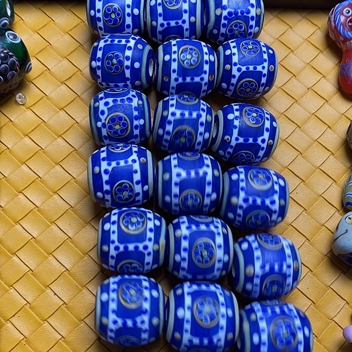 琉璃颈饰随机2个蓝色珠子037